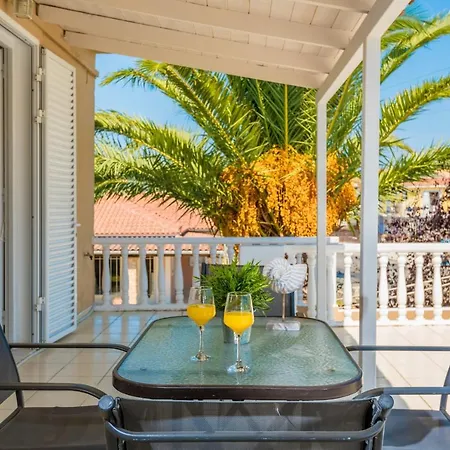 Effie's Apartament Laganas