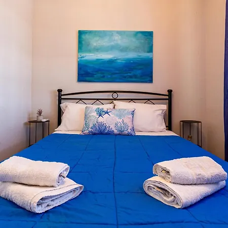 Effie's * Laganas